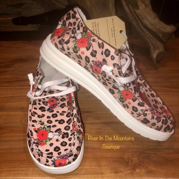 NWT! “LAST PAIR” Boho/Western Running Wild Fashion Sneakers! - Picture 3 of 13